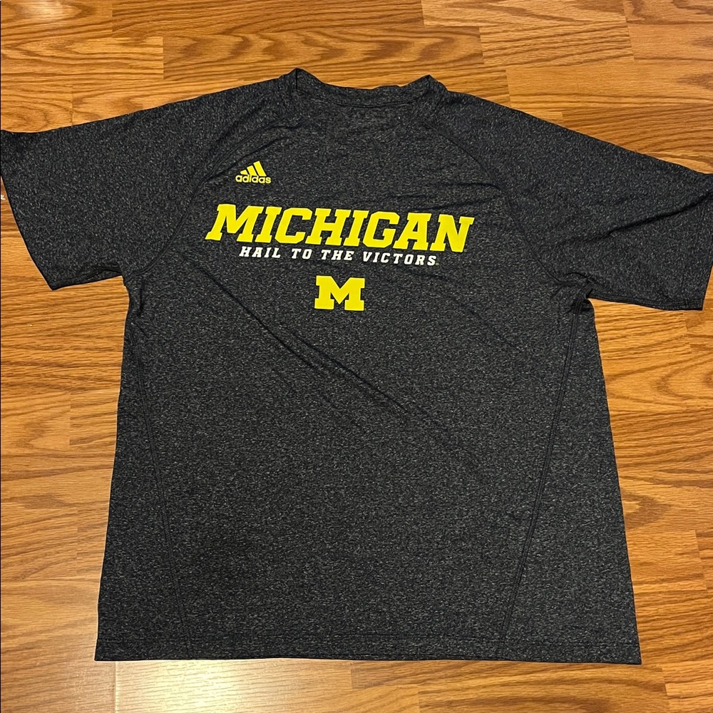 Michigan T-shirt Blue medium Climalite Adidas Hail To The Victors Athletic Tee